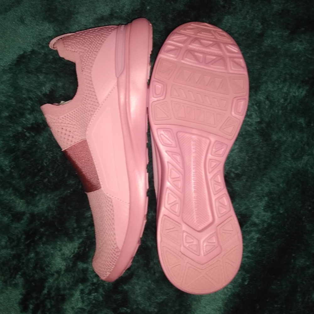 APL shoes